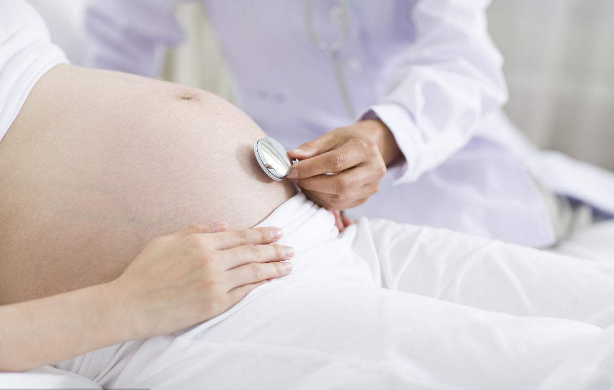 香港助孕价格表：怀孕后出生的男女儿童都有乳头疼痛的问题。